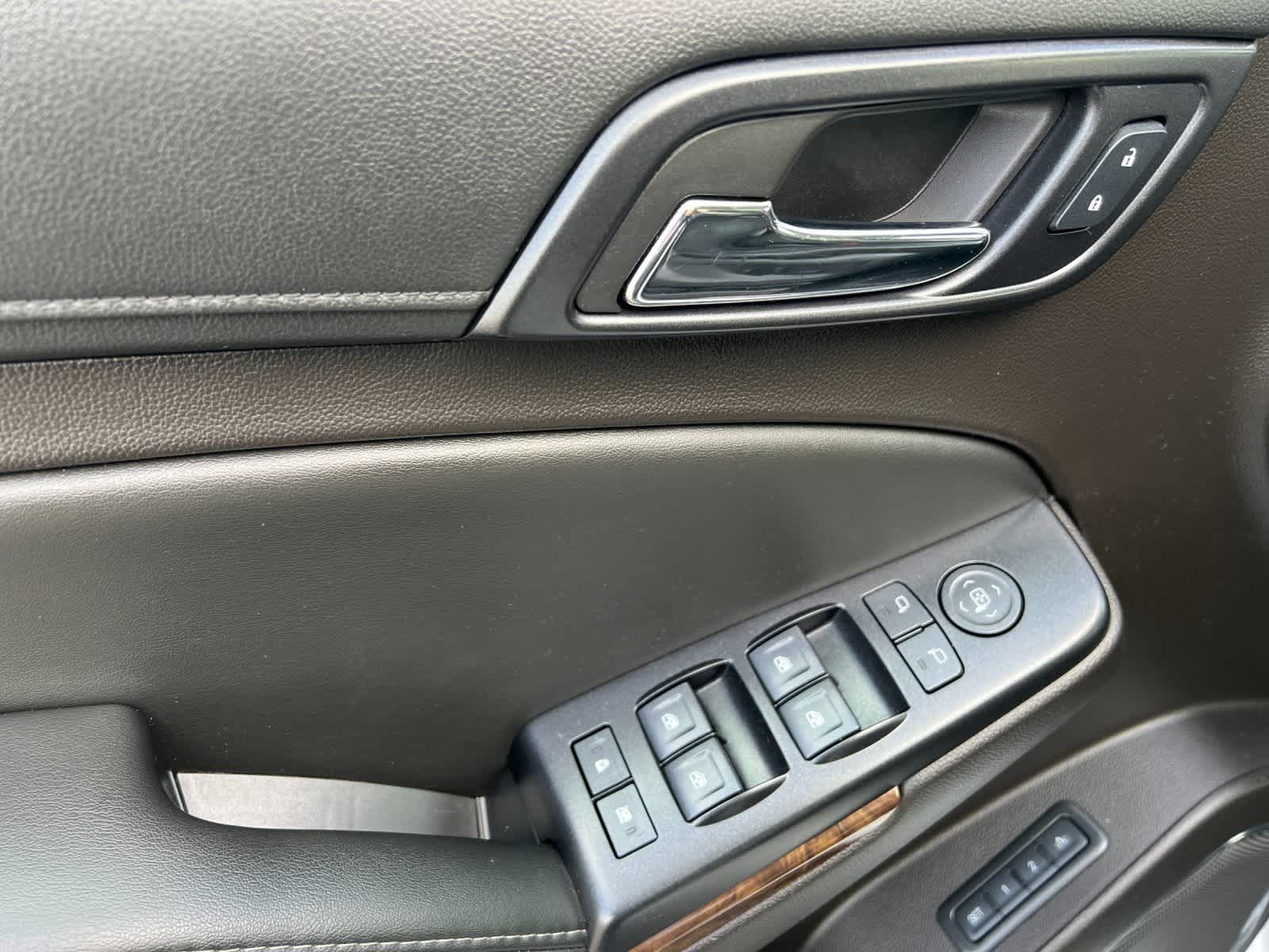 Thumbnail: 2017 Chevrolet Suburban - 12