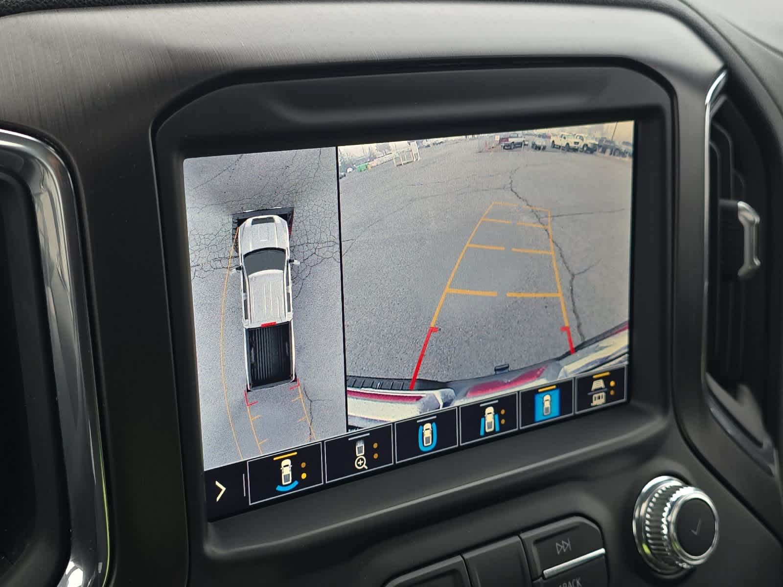 Thumbnail: 2021 GMC Sierra 2500 - 18