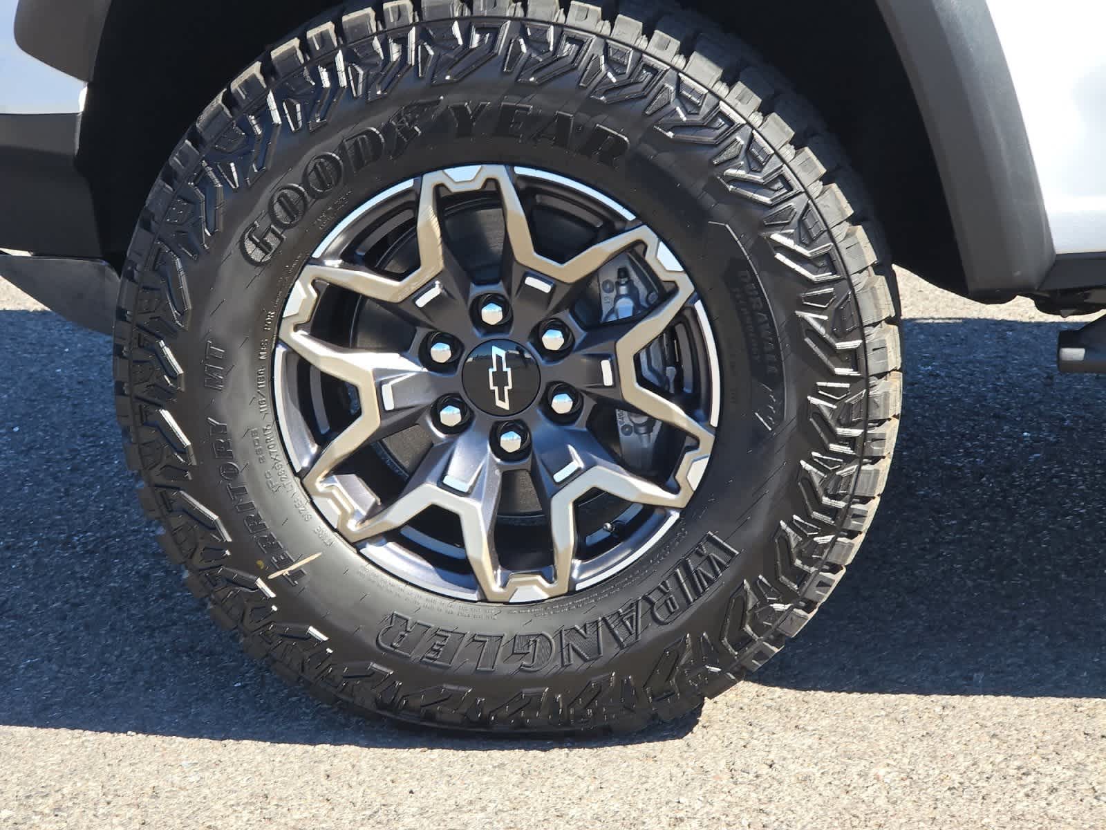 Thumbnail: 2026 Chevrolet Colorado - 25