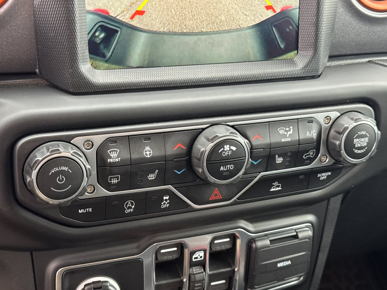 Thumbnail: 2023 Jeep Gladiator - 20