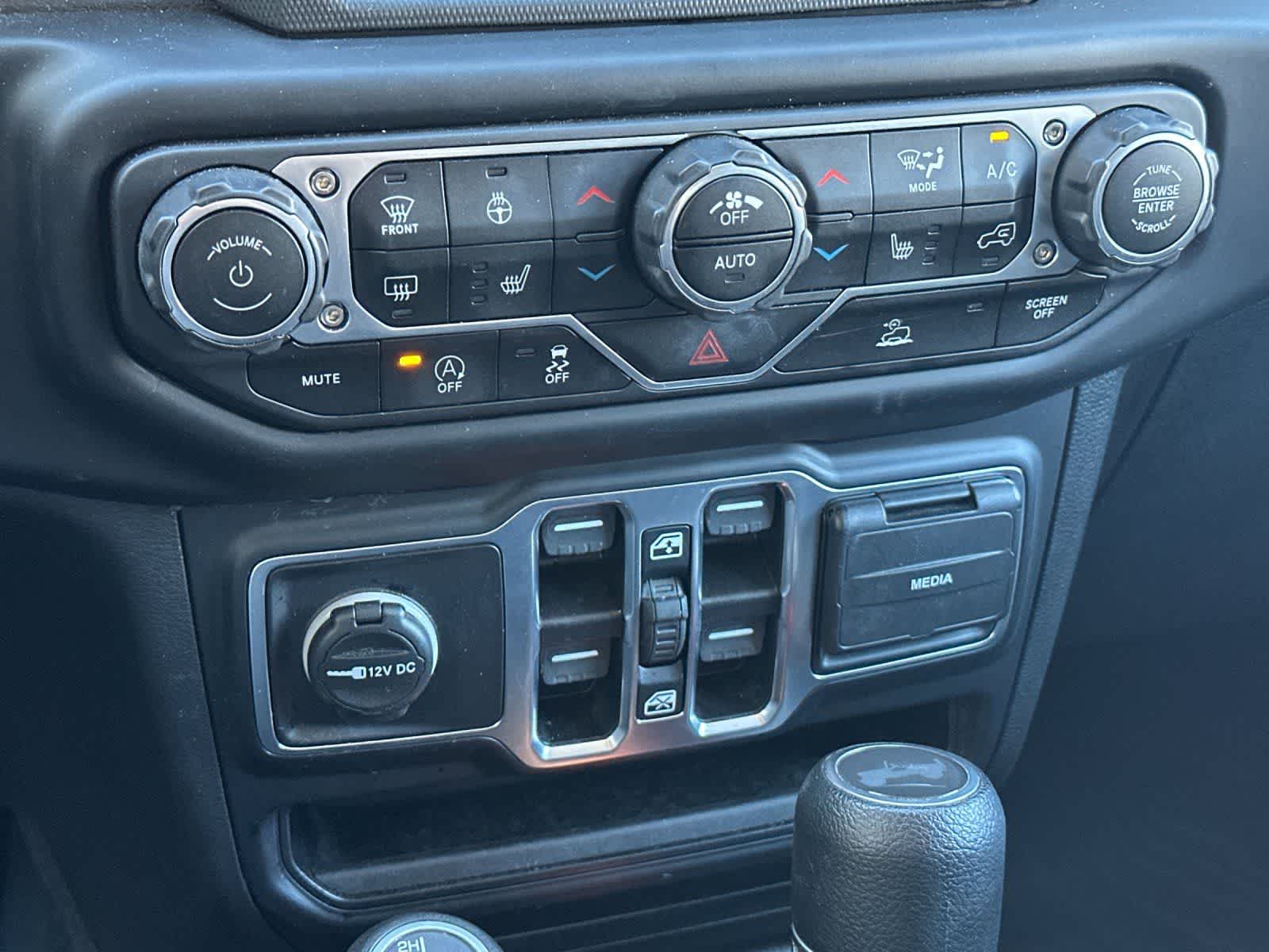 Thumbnail: 2023 Jeep Wrangler - 21