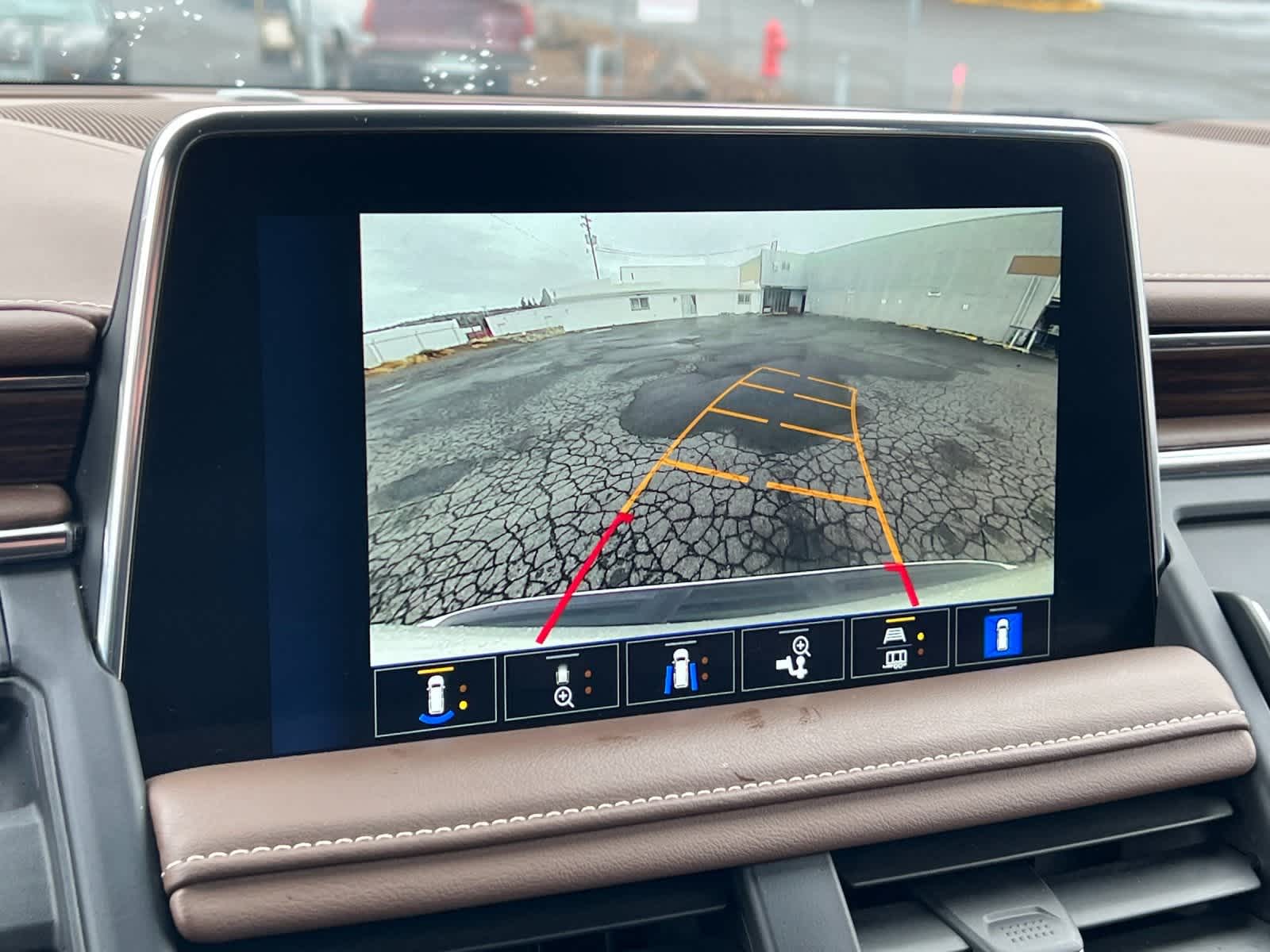 Thumbnail: 2023 Chevrolet Tahoe - 21