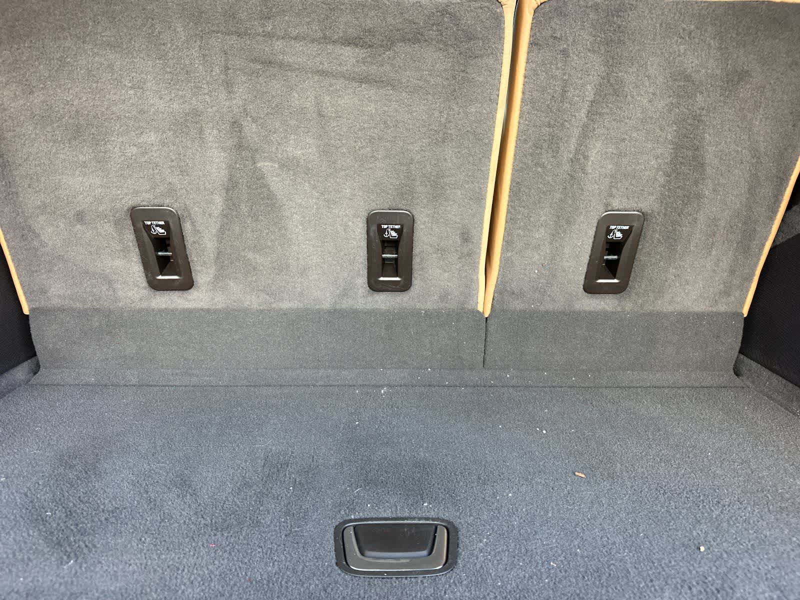 Thumbnail: 2023 Cadillac Escalade - 17