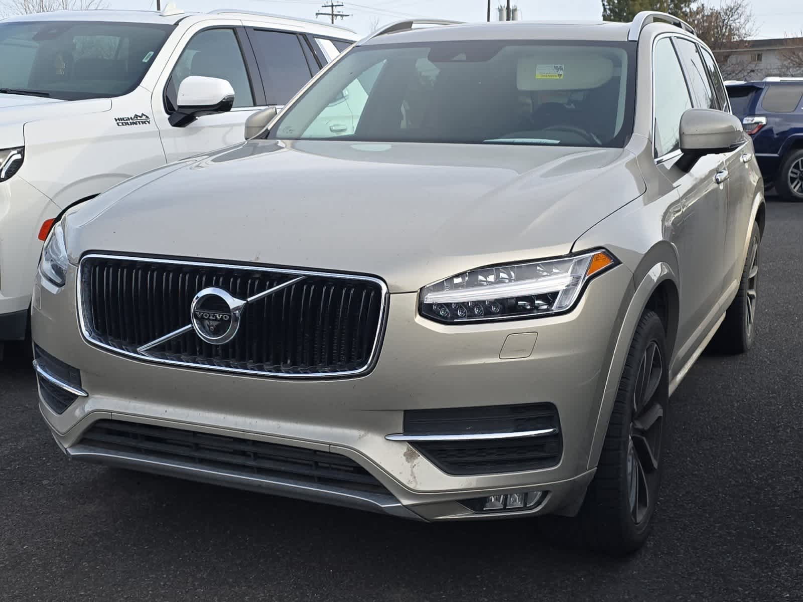 2016 Volvo XC90 T6 Momentum -
                  Bend, OR
