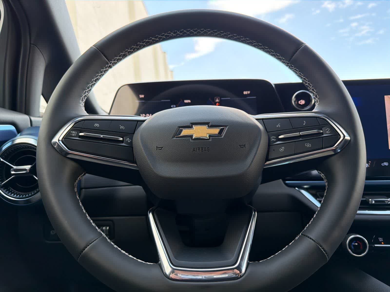 Thumbnail: 2026 Chevrolet Equinox - 24
