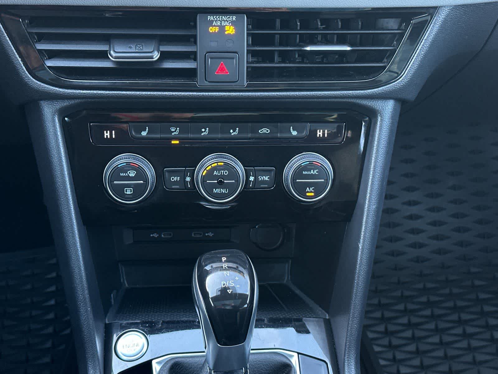 Thumbnail: 2022 Volkswagen Taos - 21