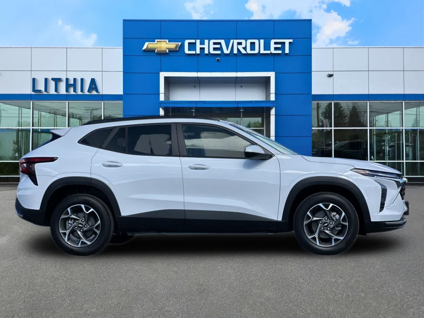 Thumbnail: 2026 Chevrolet Trax - 8