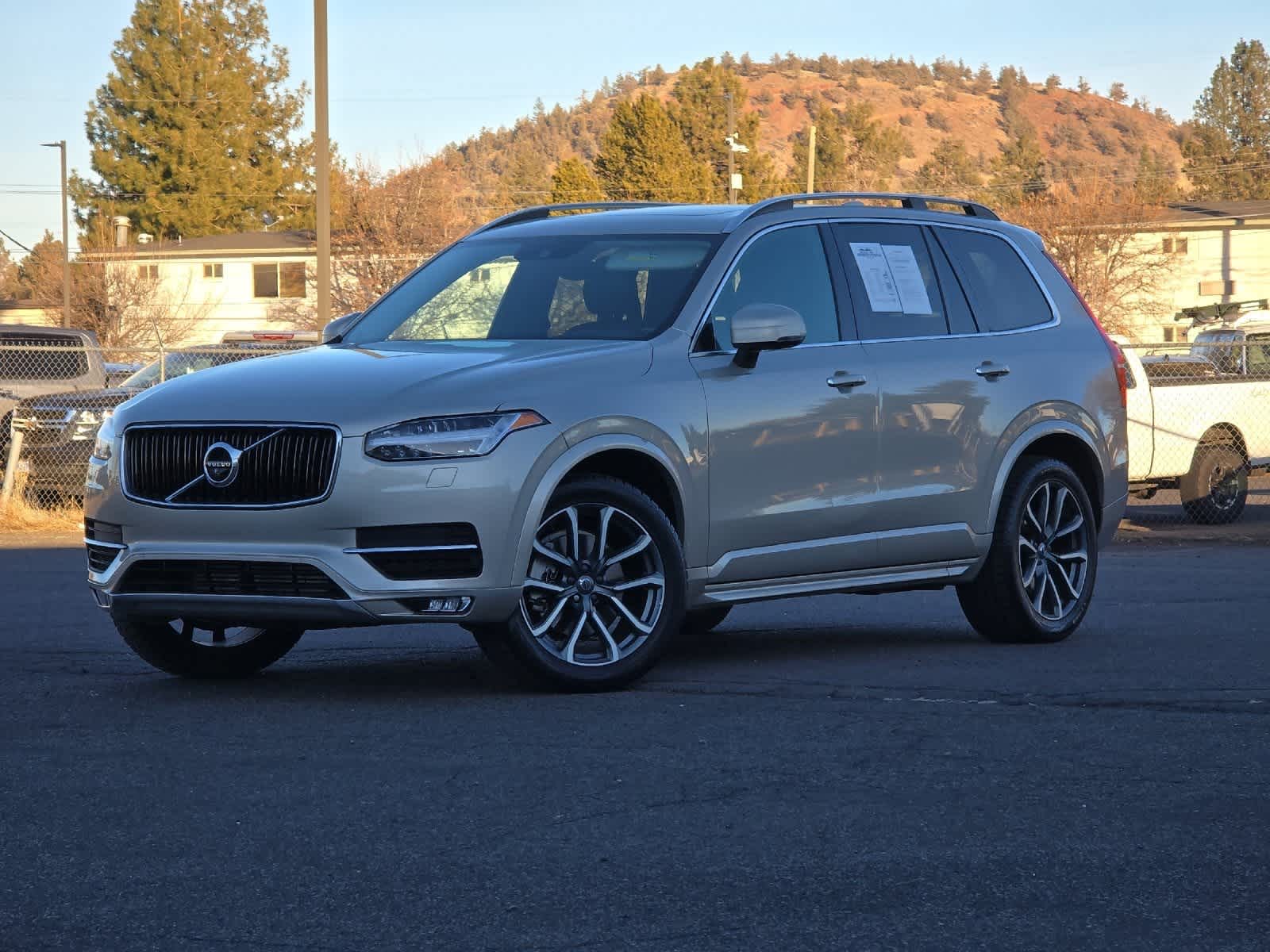 2016 Volvo XC90 T6 Momentum -
                  Bend, OR