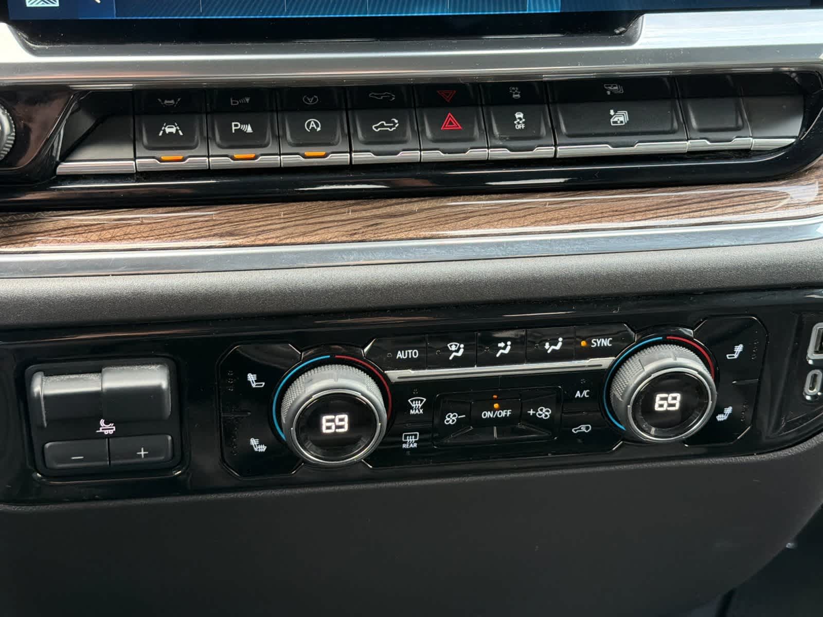 Thumbnail: 2023 Chevrolet Silverado 1500 - 19