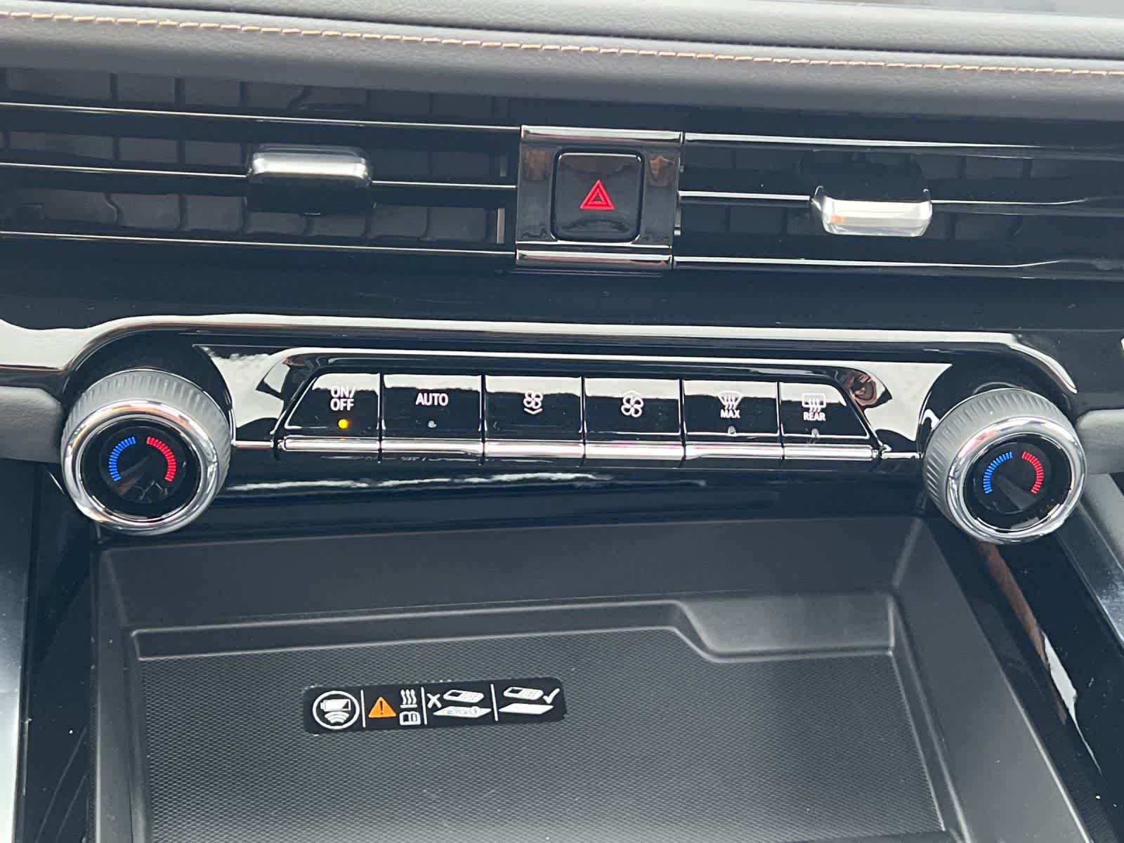 Thumbnail: 2026 Chevrolet Suburban - 21