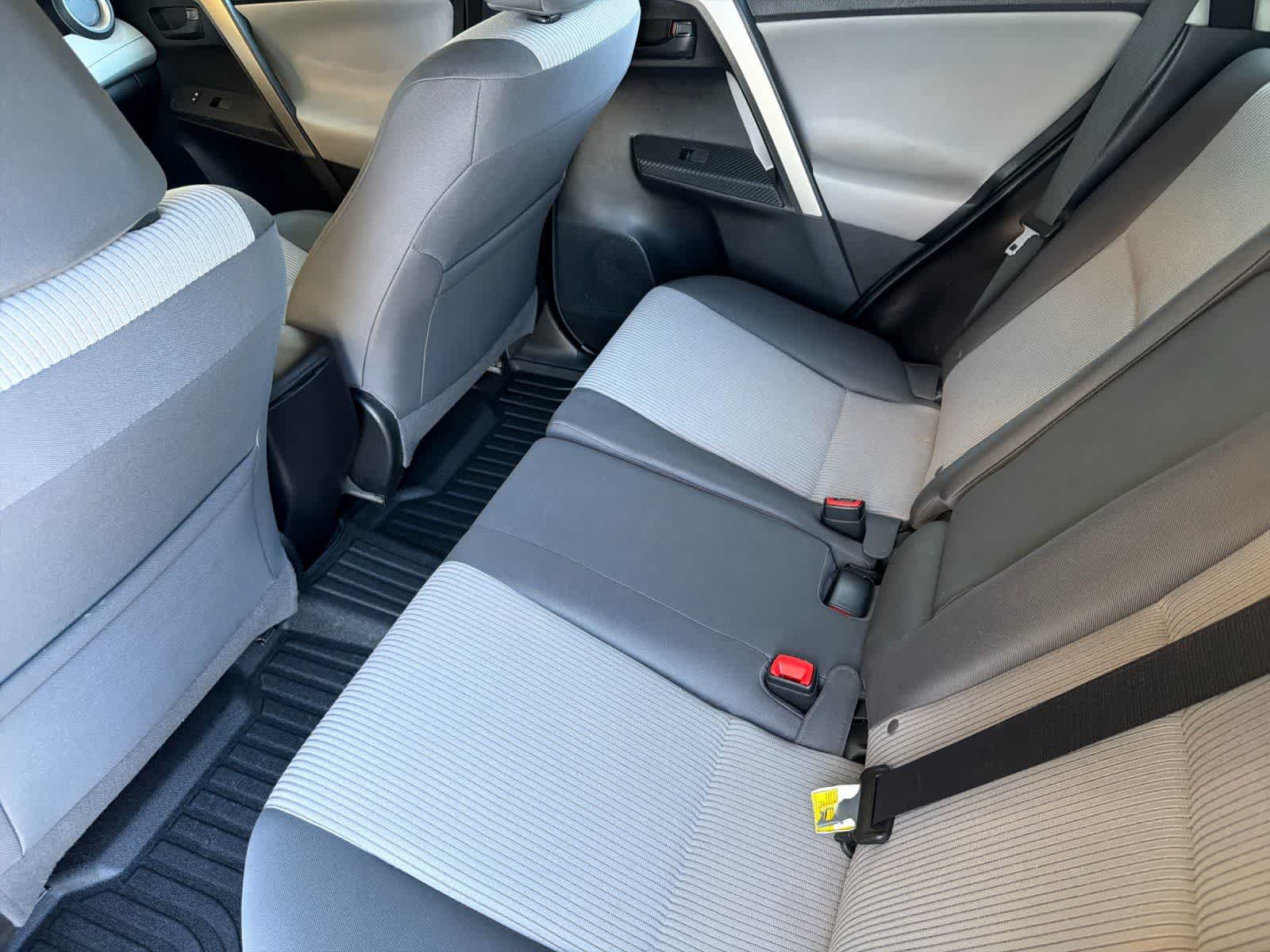 Thumbnail: 2015 Toyota RAV4 - 4