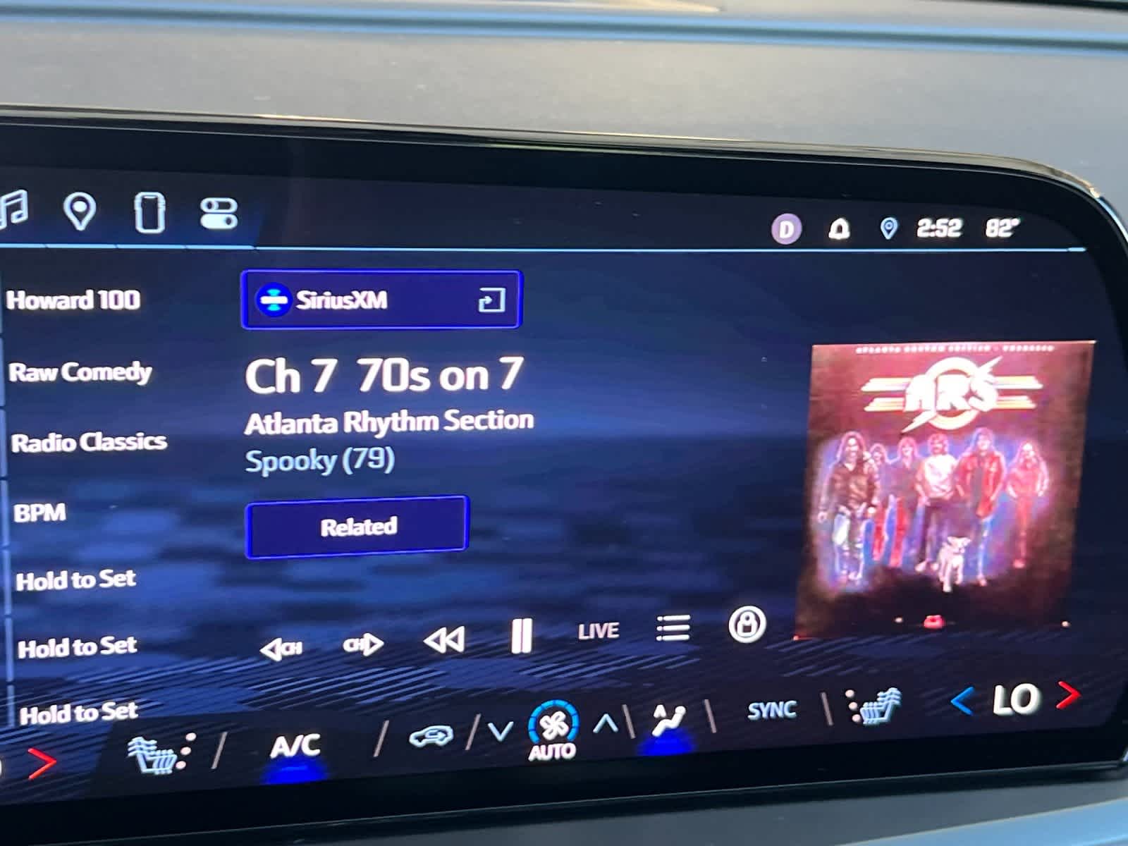 Thumbnail: 2025 Chevrolet Traverse - 19