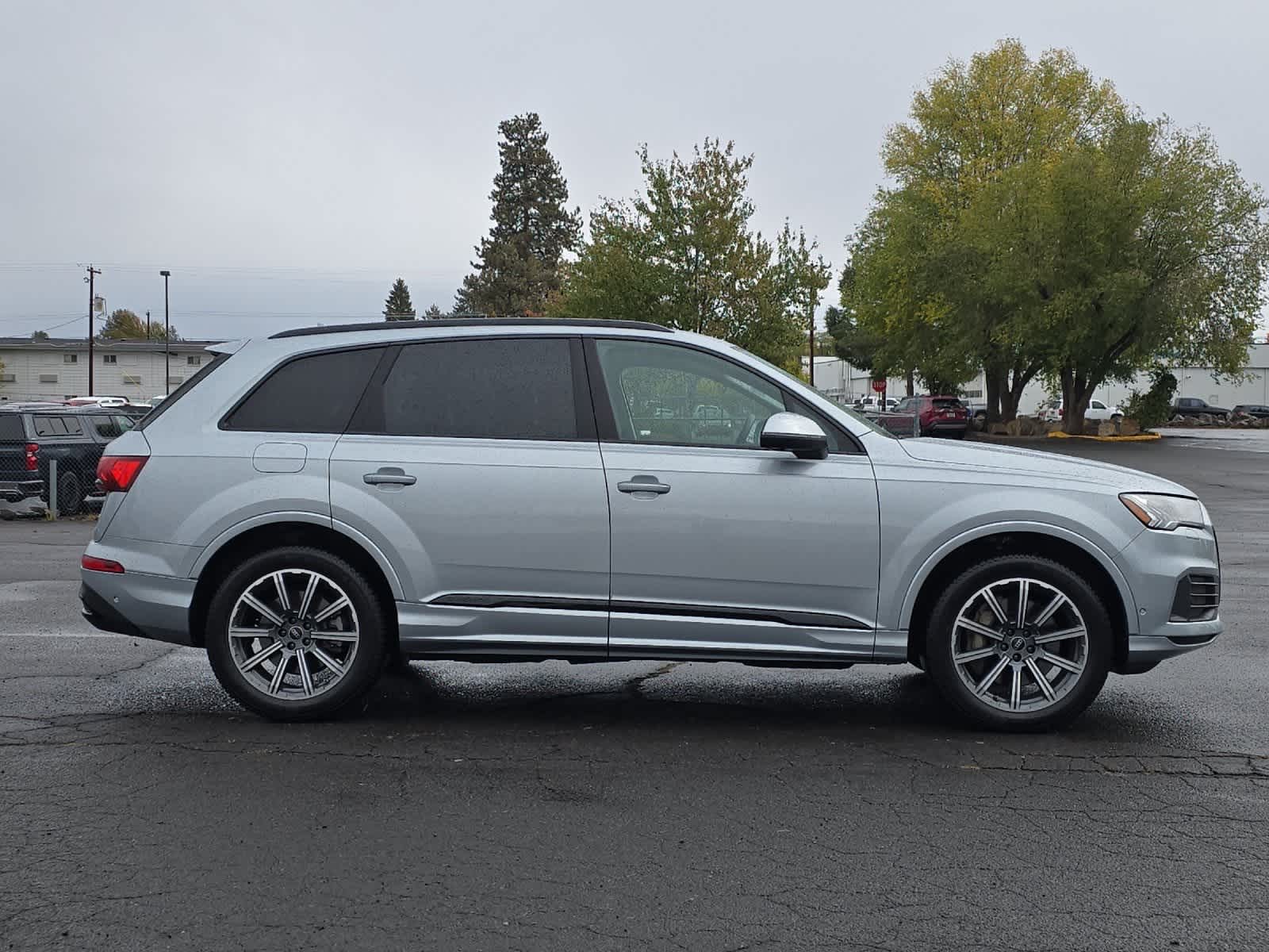 Thumbnail: 2023 Audi Q7 - 8