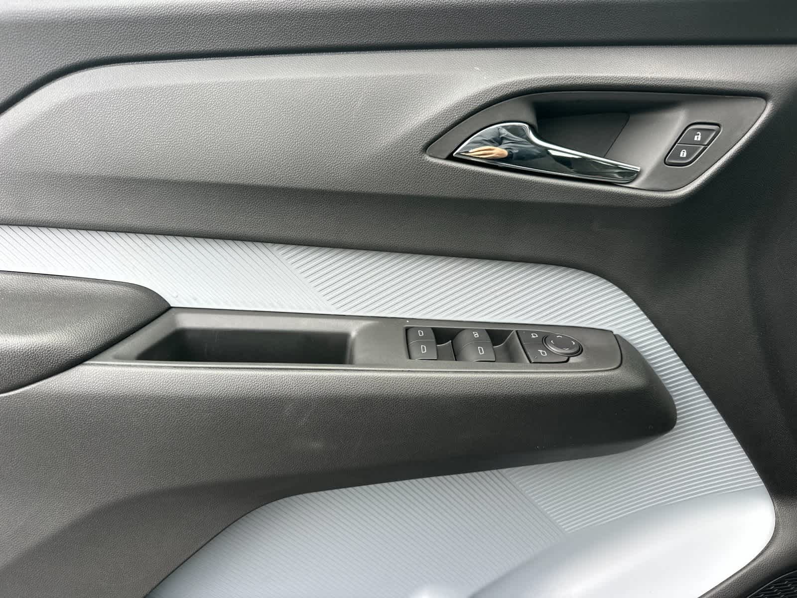 Thumbnail: 2027 Chevrolet Bolt EV - 12