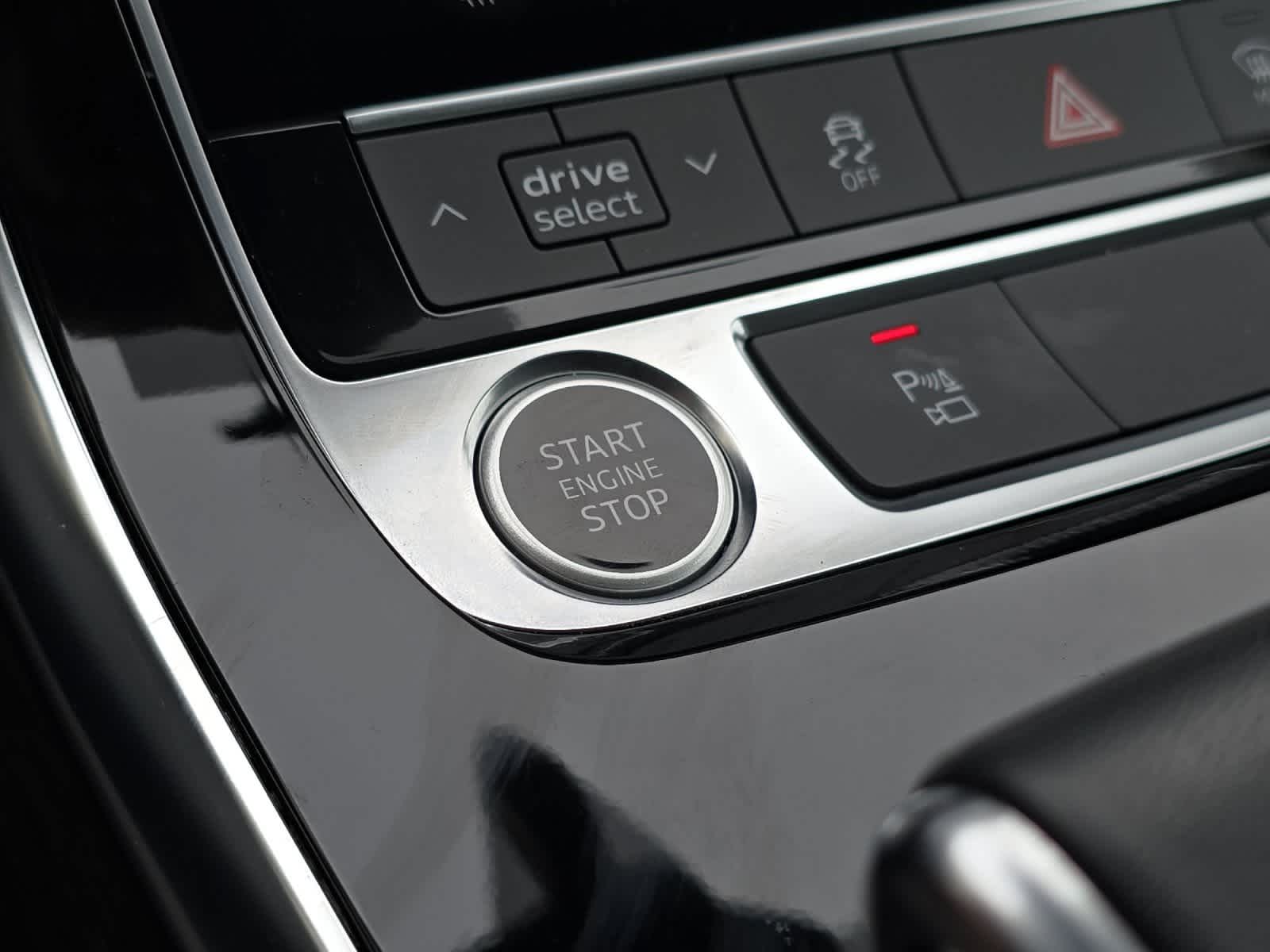 Thumbnail: 2023 Audi Q7 - 23