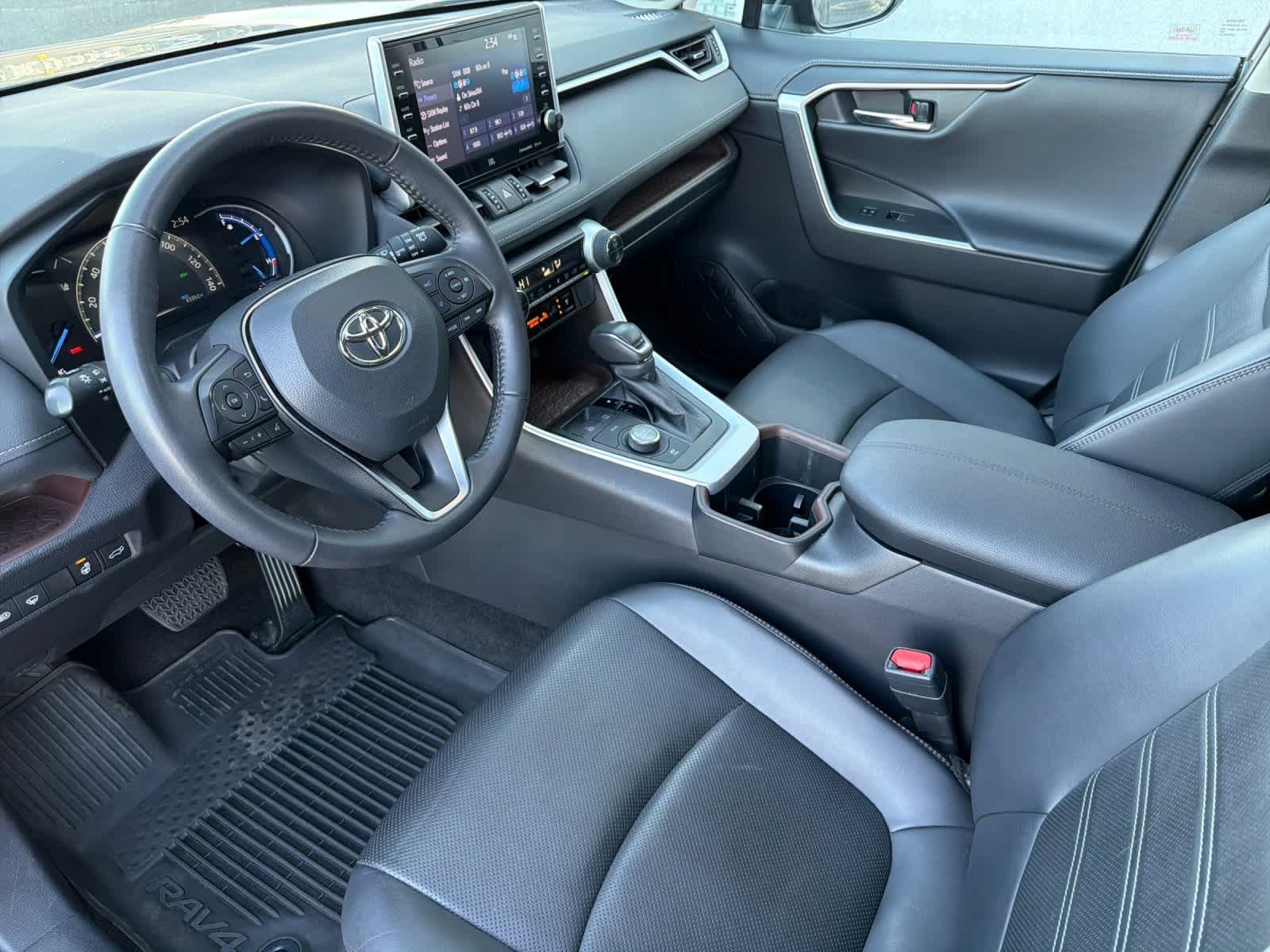 Thumbnail: 2022 Toyota RAV4 - 11