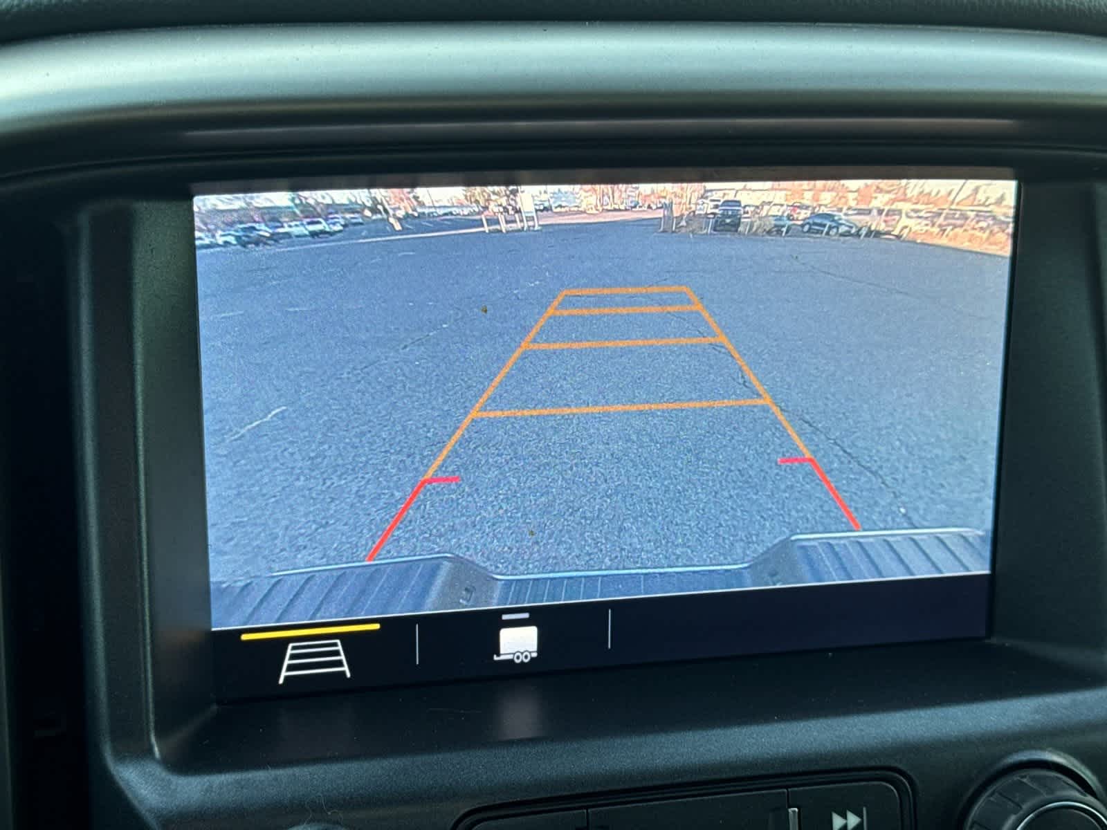 Thumbnail: 2022 Chevrolet Colorado - 18