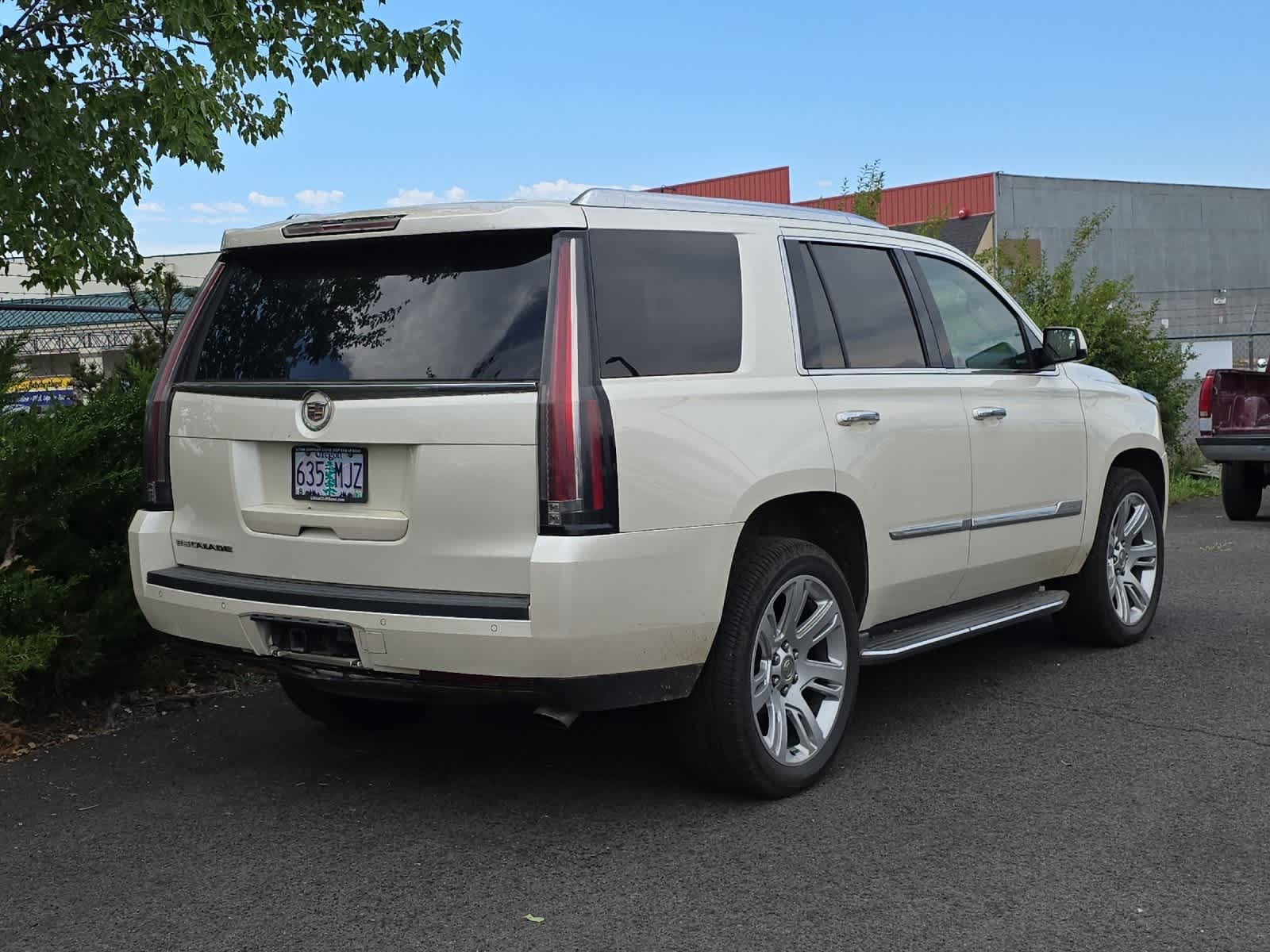 Thumbnail: 2015 Cadillac Escalade - 2