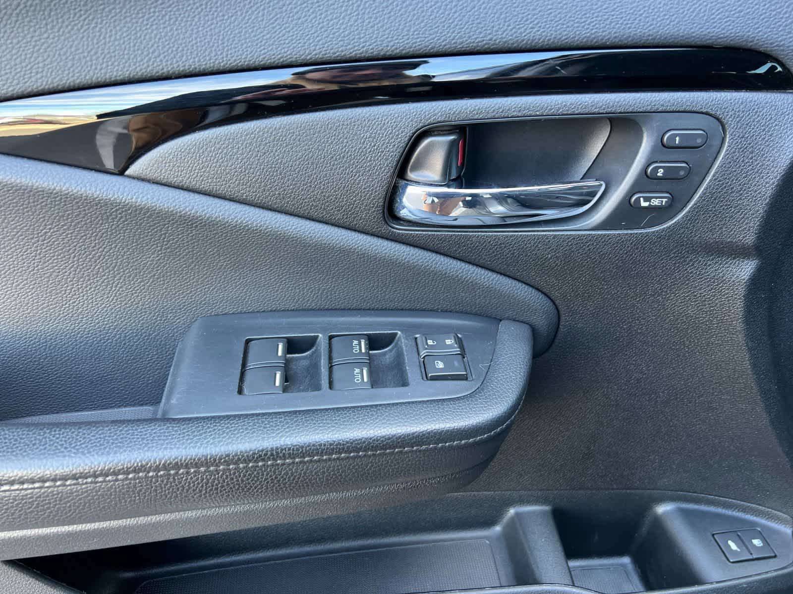 Thumbnail: 2020 Honda Pilot - 12