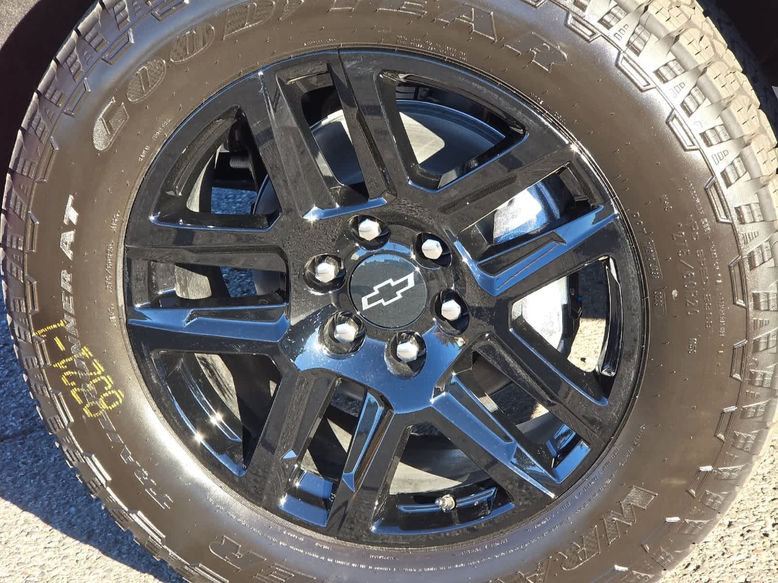 Thumbnail: 2026 Chevrolet Silverado 1500 - 25