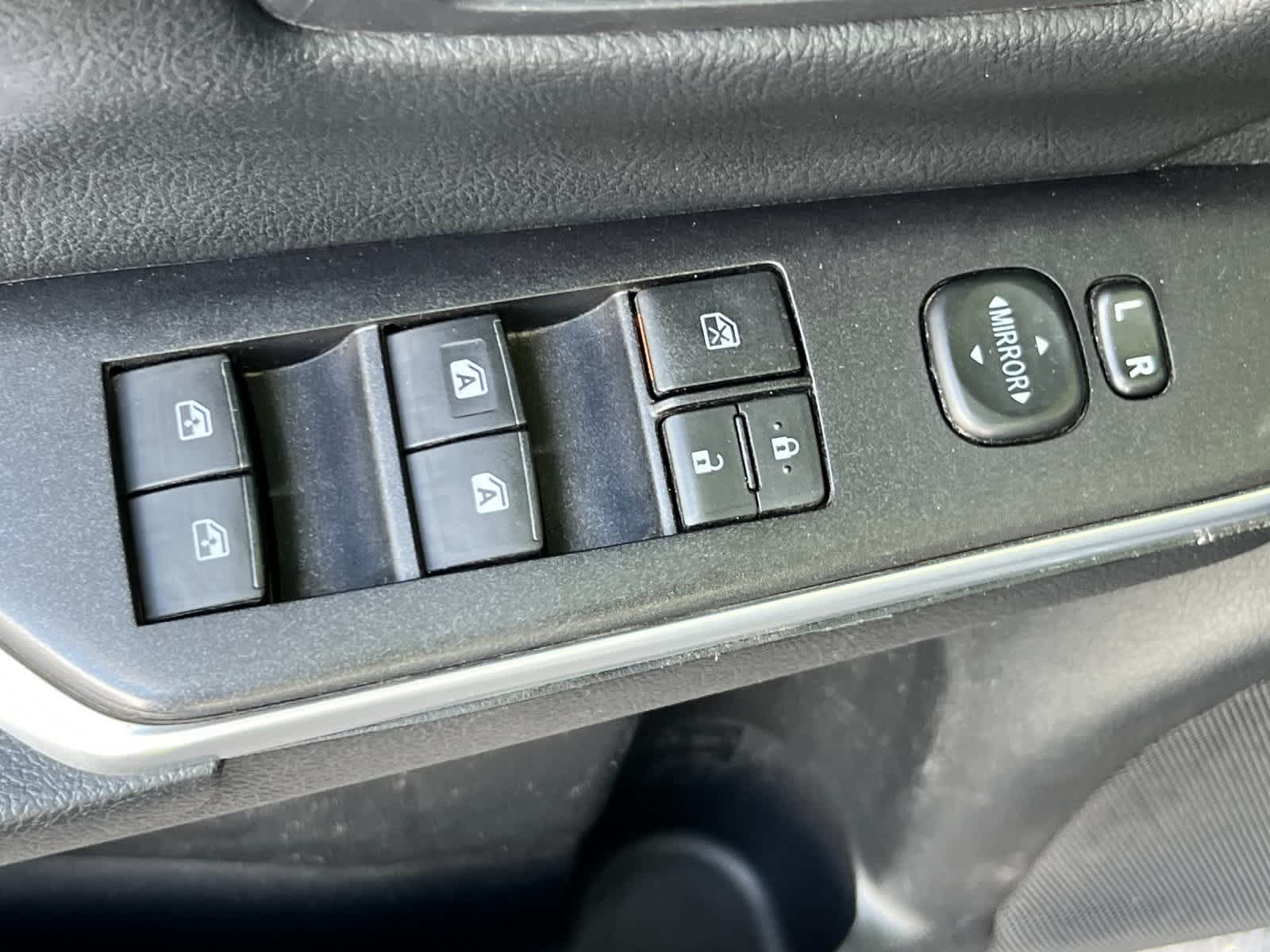 Thumbnail: 2015 Toyota Camry - 13