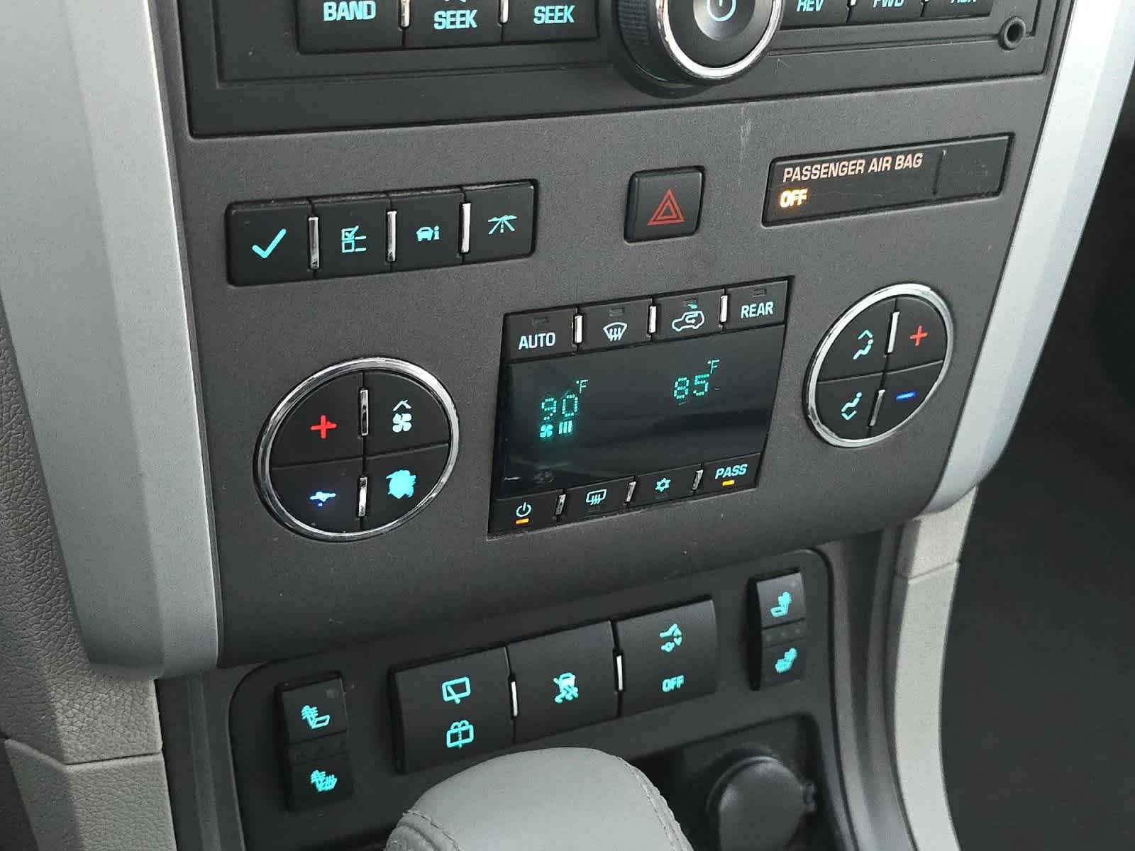 Thumbnail: 2010 Chevrolet Traverse - 22