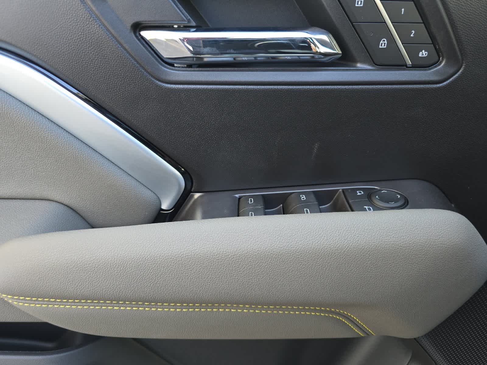 Thumbnail: 2026 Chevrolet Colorado - 12