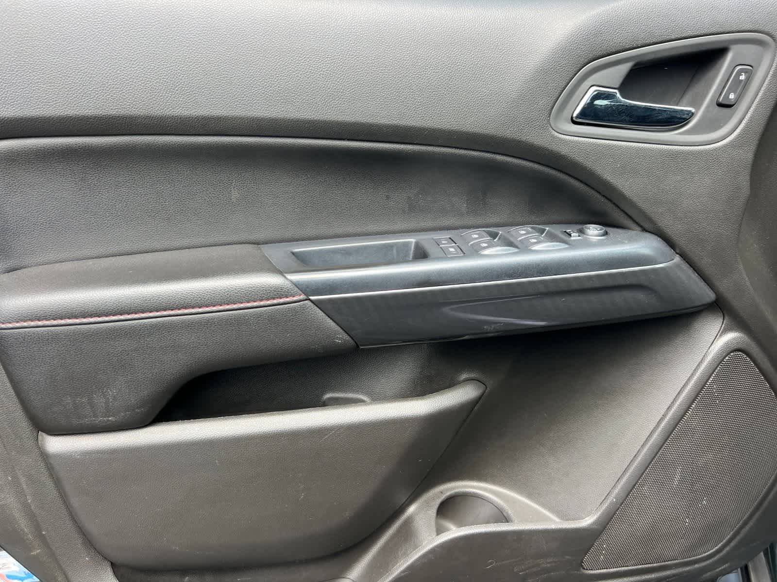 2015 GMC Canyon SLE 12