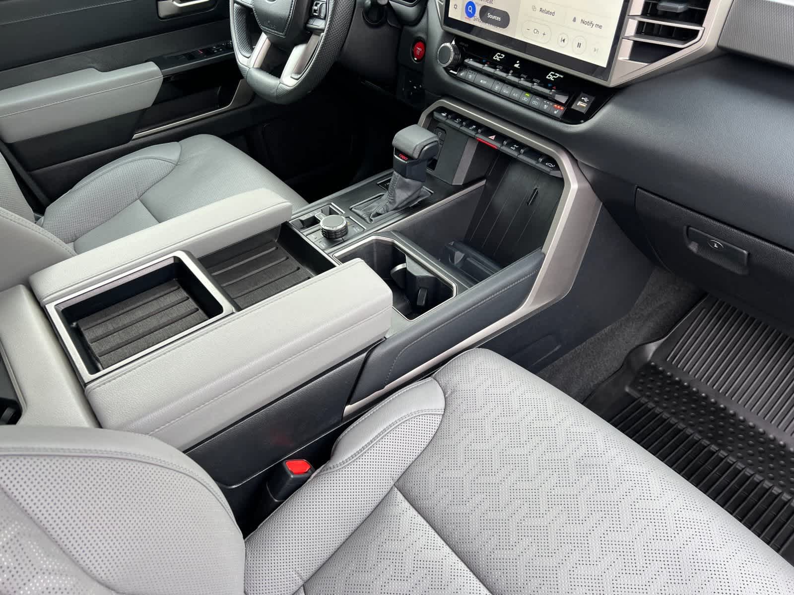 Thumbnail: 2025 Toyota Tundra - 15