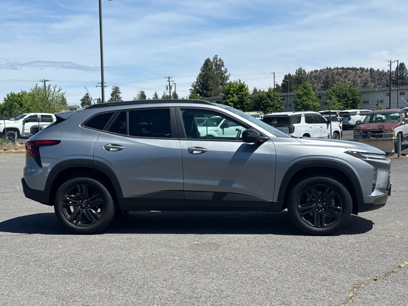 Thumbnail: 2026 Chevrolet Trax - 8