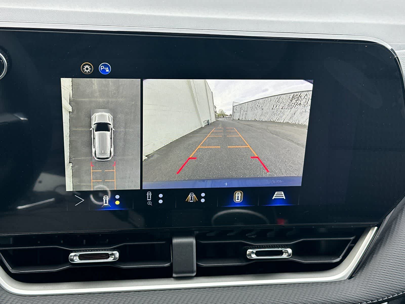 Thumbnail: 2026 Chevrolet Equinox - 20
