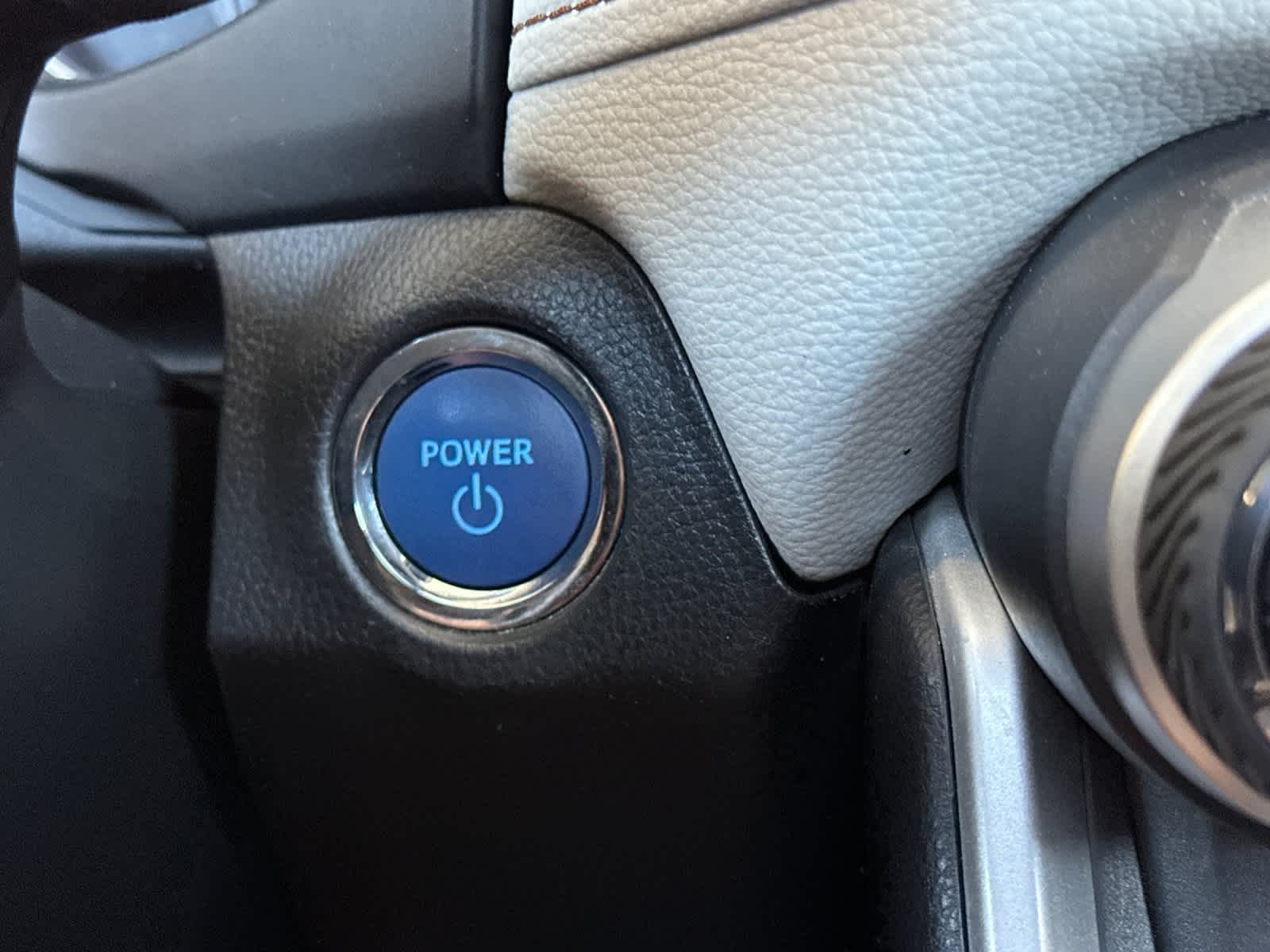 Thumbnail: 2021 Toyota RAV4 - 22