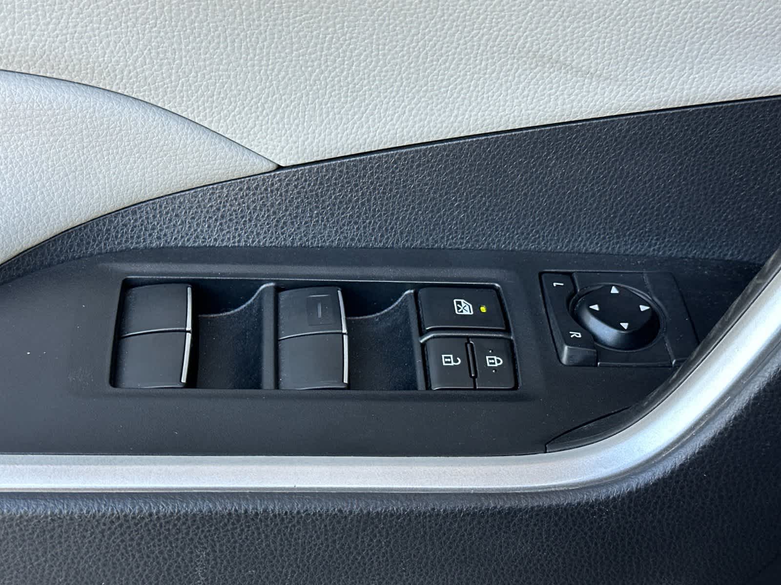 Thumbnail: 2021 Toyota RAV4 - 13