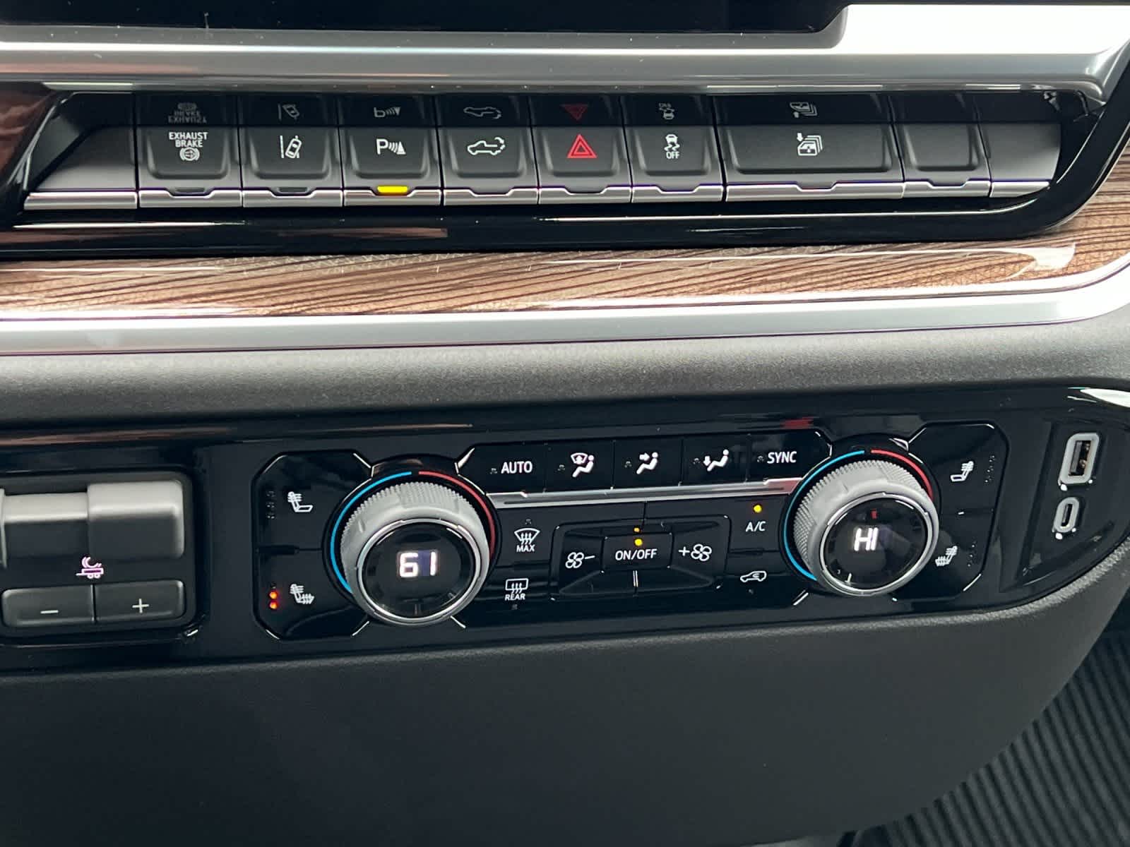 Thumbnail: 2026 Chevrolet Silverado 3500 - 19