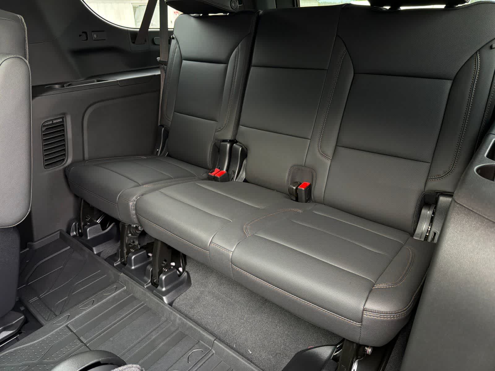 Thumbnail: 2026 Chevrolet Suburban - 15