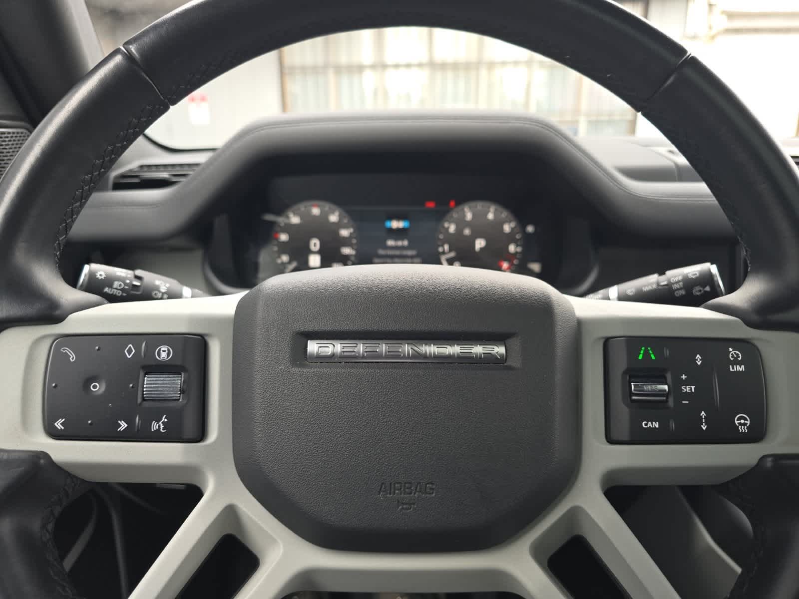 Thumbnail: 2024 Land Rover Defender - 24