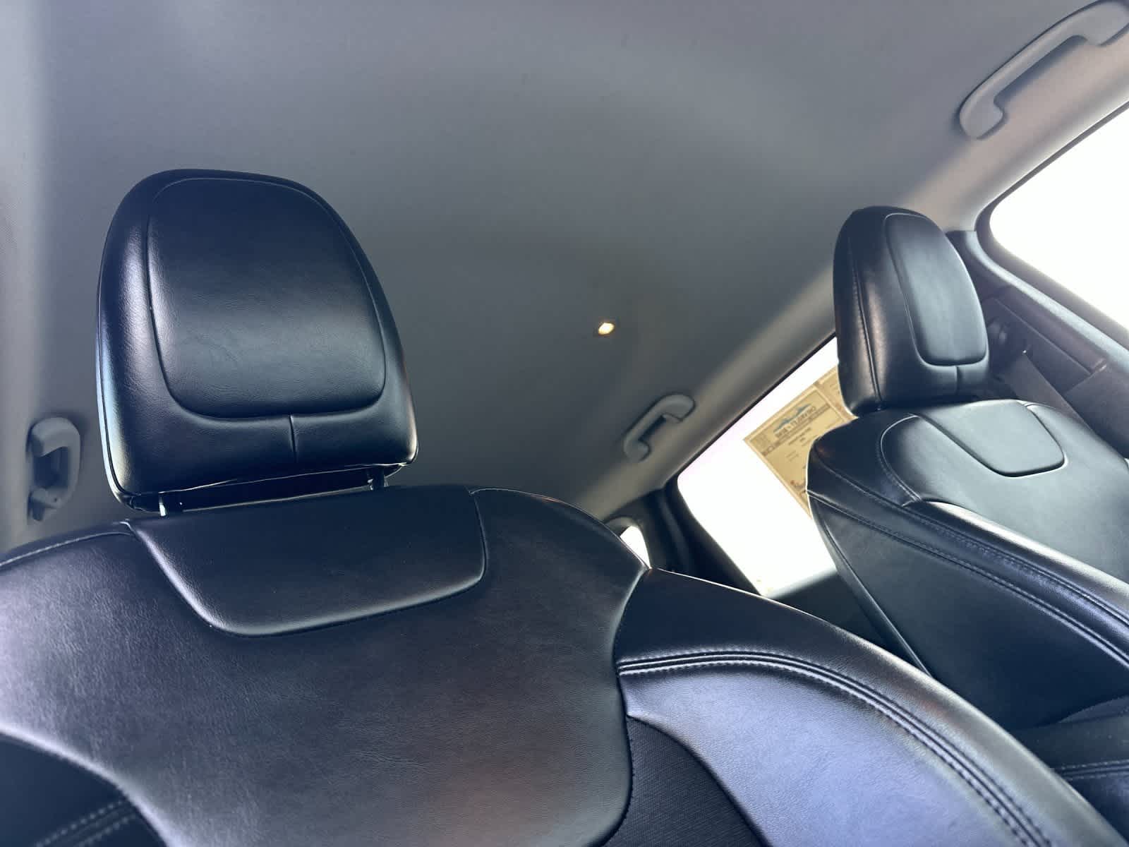 Thumbnail: 2020 Jeep Cherokee - 17