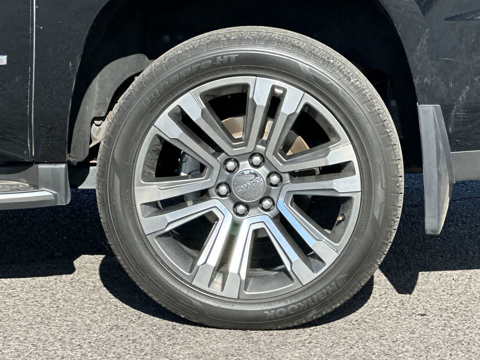 Thumbnail: 2017 GMC Yukon XL - 28