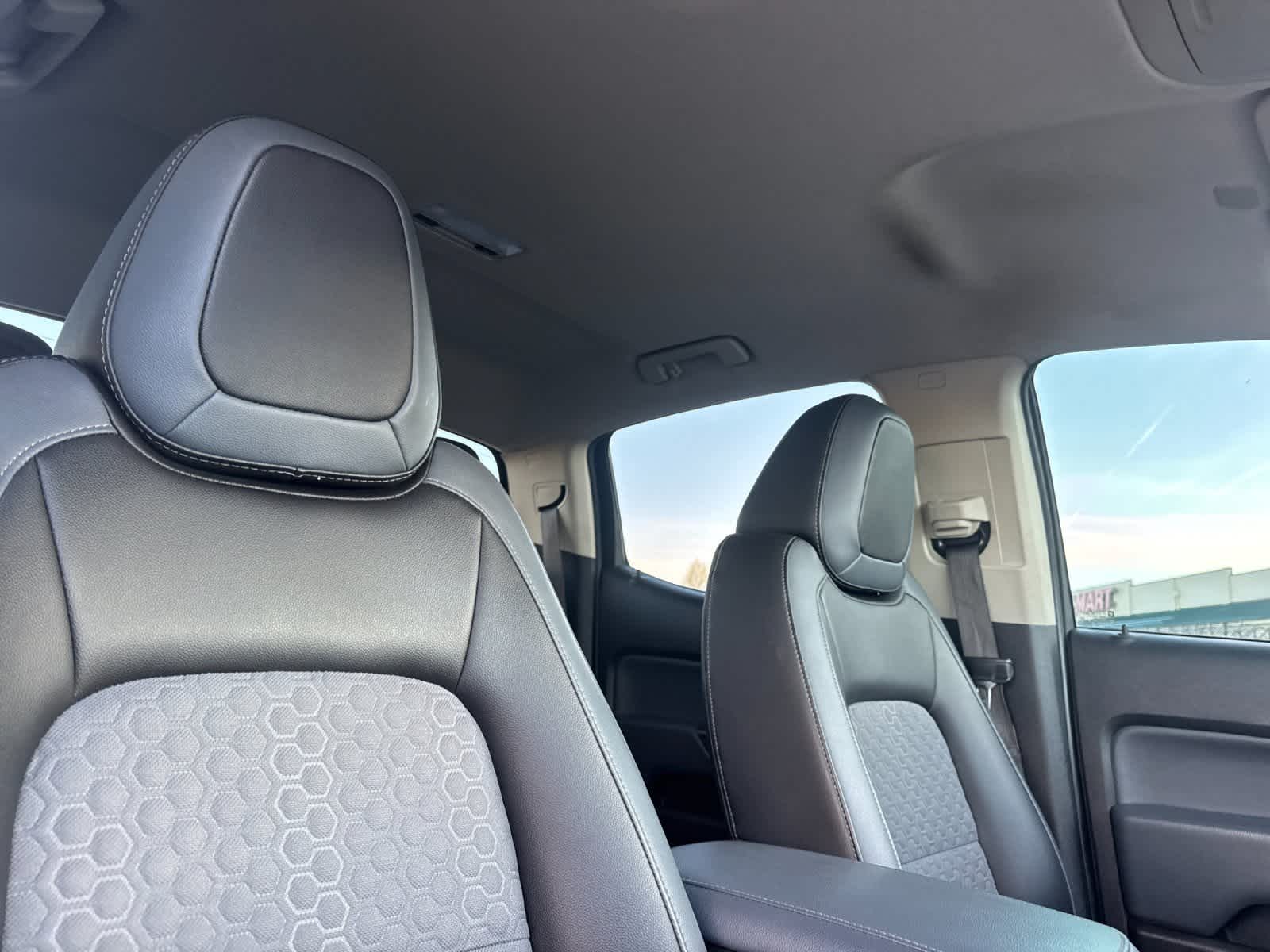 Thumbnail: 2022 Chevrolet Colorado - 16