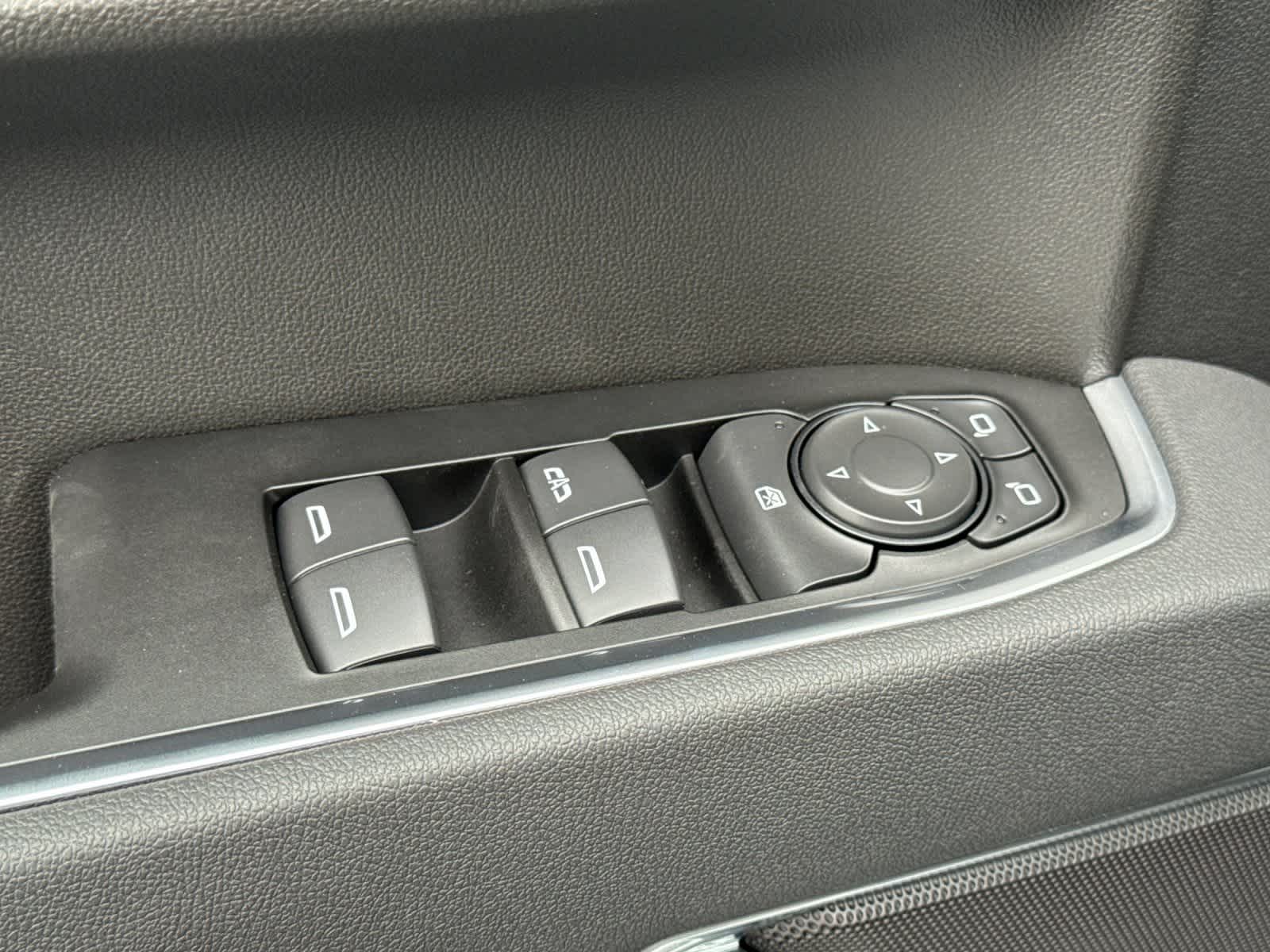 Thumbnail: 2026 Chevrolet Silverado 1500 - 13