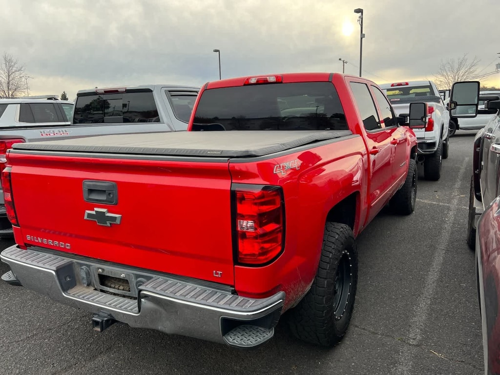 Used 2017 Chevrolet Silverado 1500 LT w/1LT Truck Crew Cab