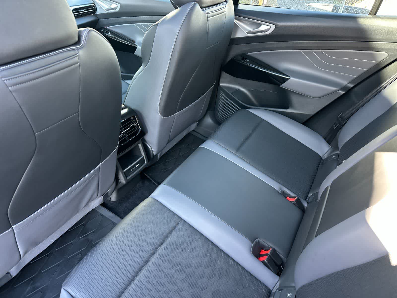 Thumbnail: 2023 Volkswagen ID.4 - 4