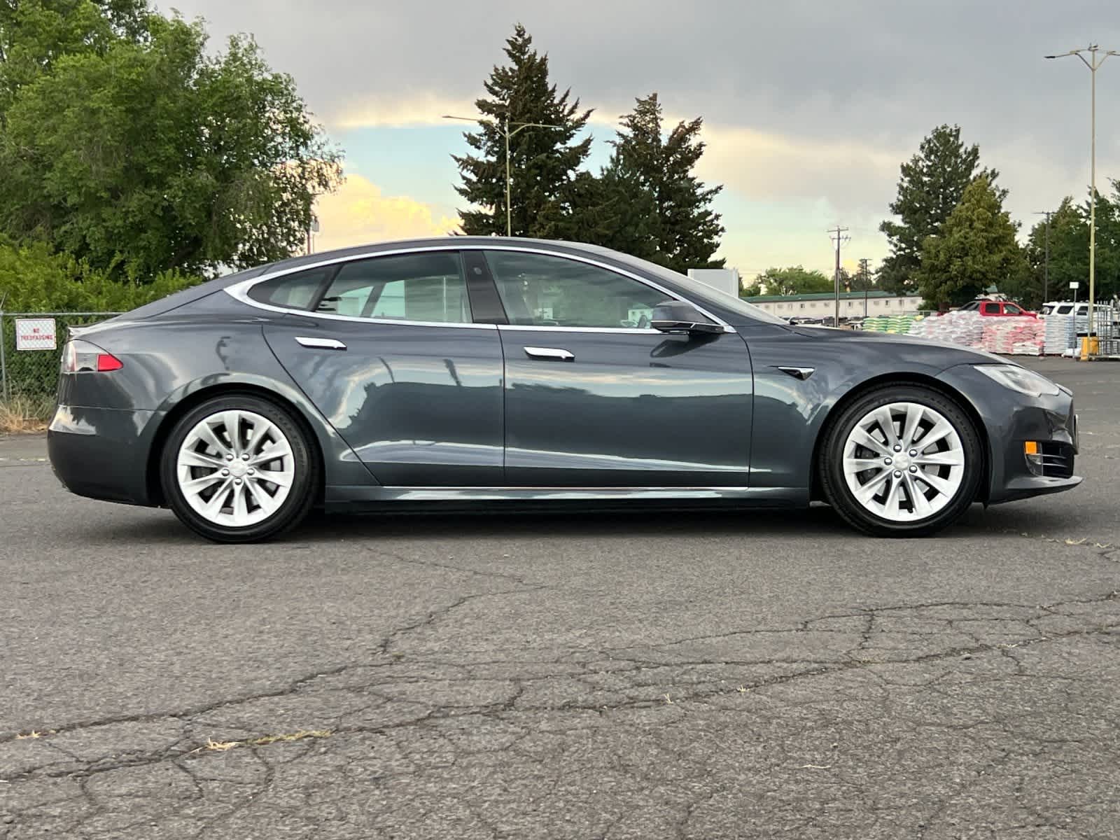 Thumbnail: 2019 Tesla Model S - 8