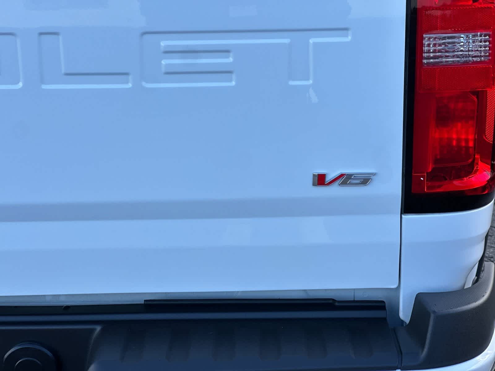 Thumbnail: 2022 Chevrolet Colorado - 26
