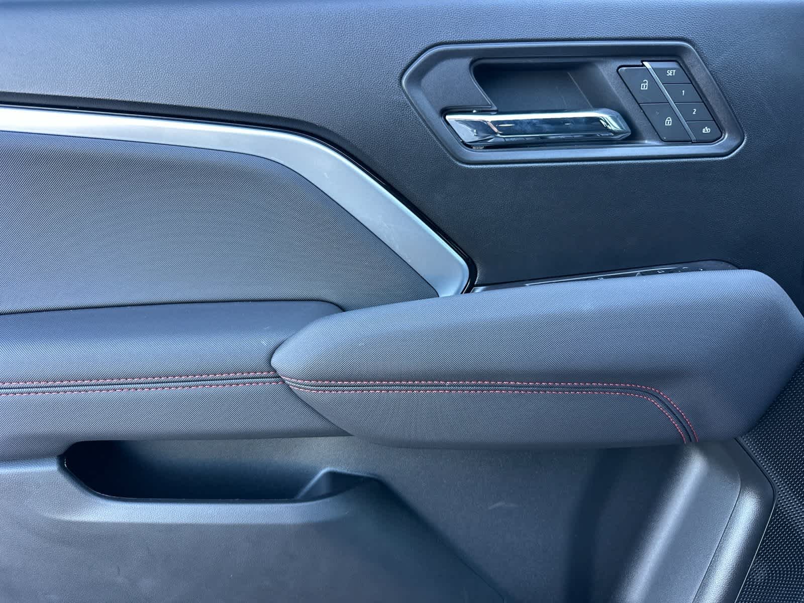 Thumbnail: 2026 Chevrolet Colorado - 12