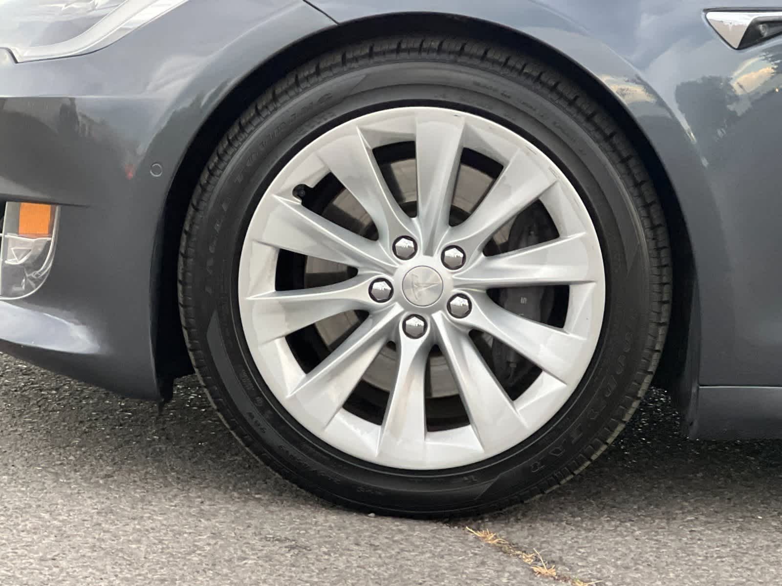 Thumbnail: 2019 Tesla Model S - 26