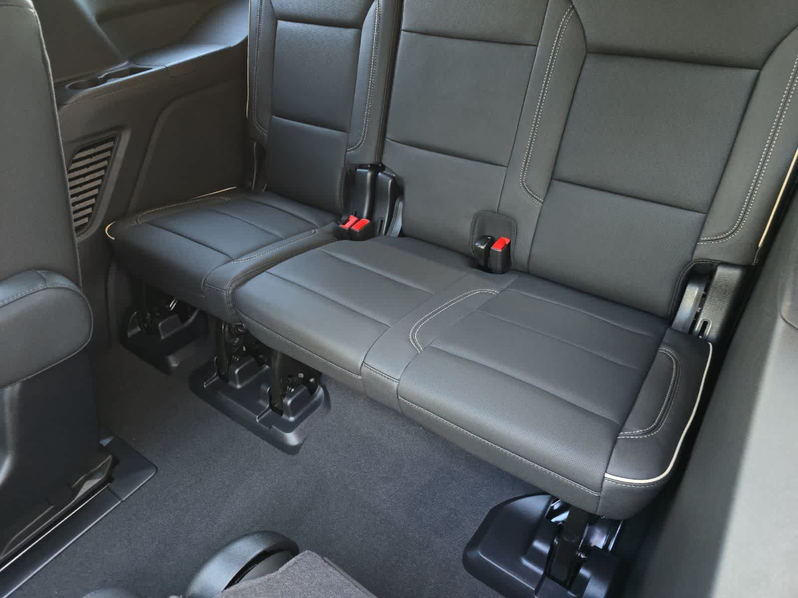 Thumbnail: 2026 Chevrolet Tahoe - 15