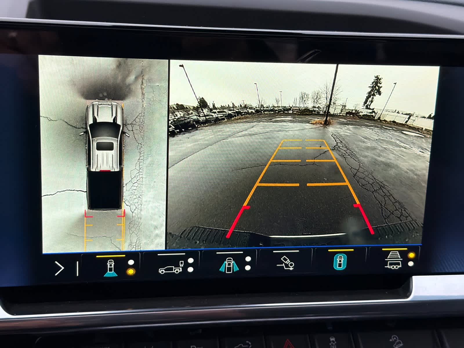 Thumbnail: 2025 Chevrolet Silverado 3500 - 19