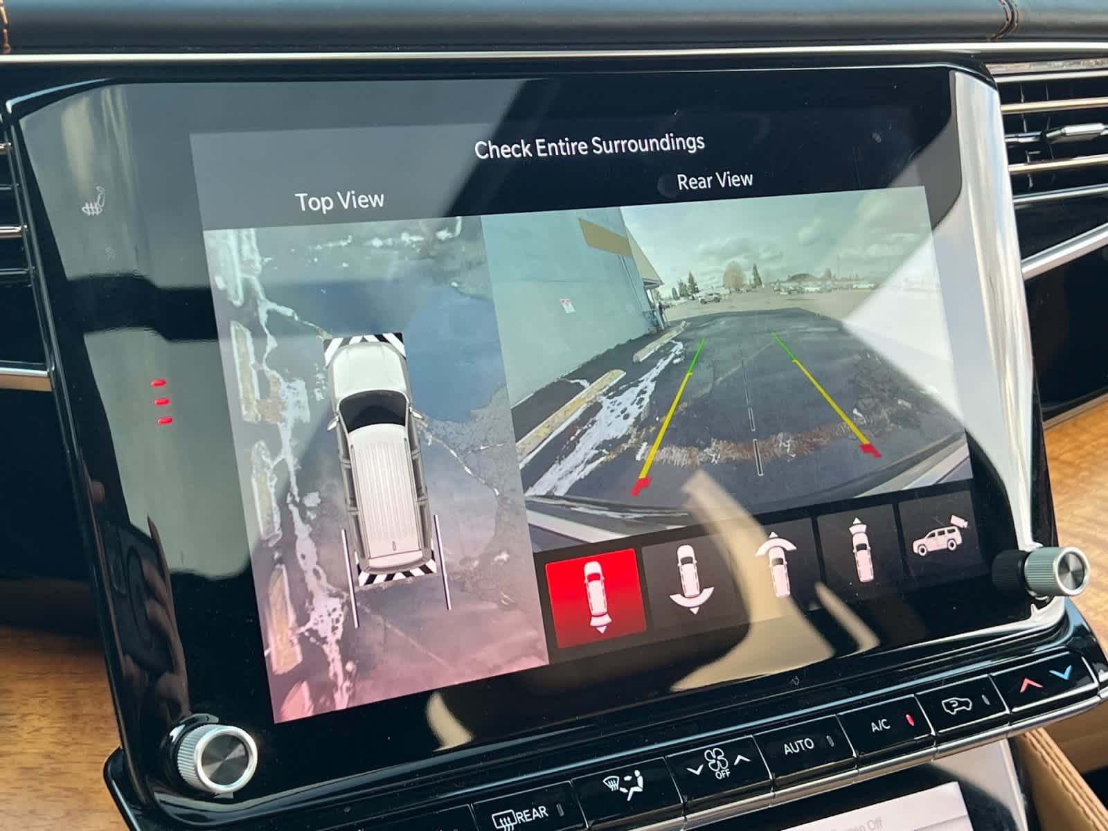 Thumbnail: 2022 Jeep Grand Wagoneer - 22