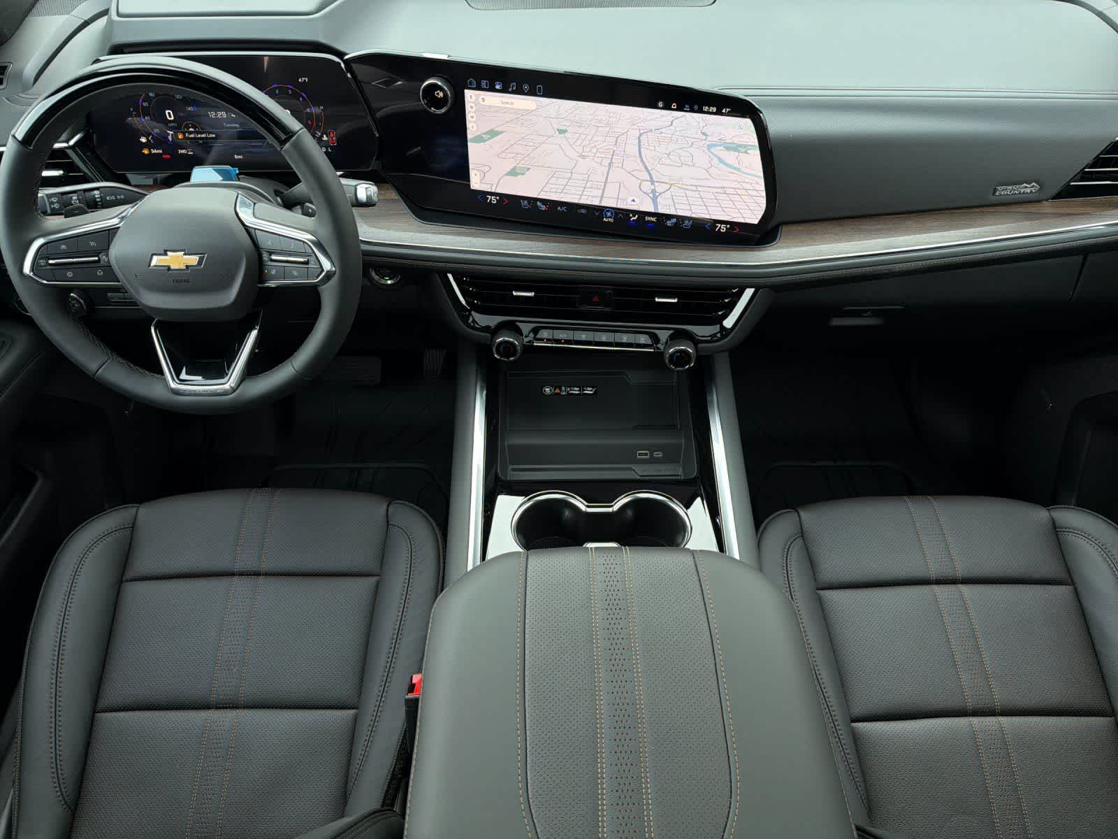 Thumbnail: 2026 Chevrolet Suburban - 3